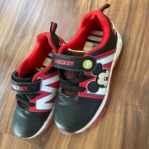 Disney Mickey Mouse Toddler Boys light up, Athletic Sneakers, Size 12